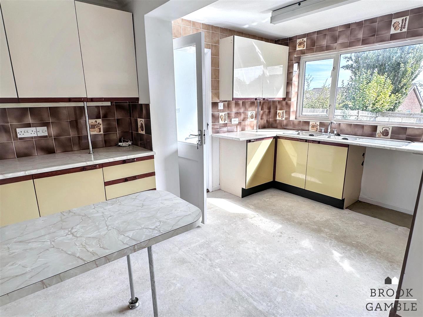 5 Bedroom House - Detached. Bracken Road in Eastbourne,  7